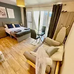 Cambridge City Centre Immaculate Studio Sleeps 2 - Central Location Paradise Street