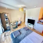 Cambridge City Centre Immaculate Studio Sleeps 2 - Central Location Paradise Street
